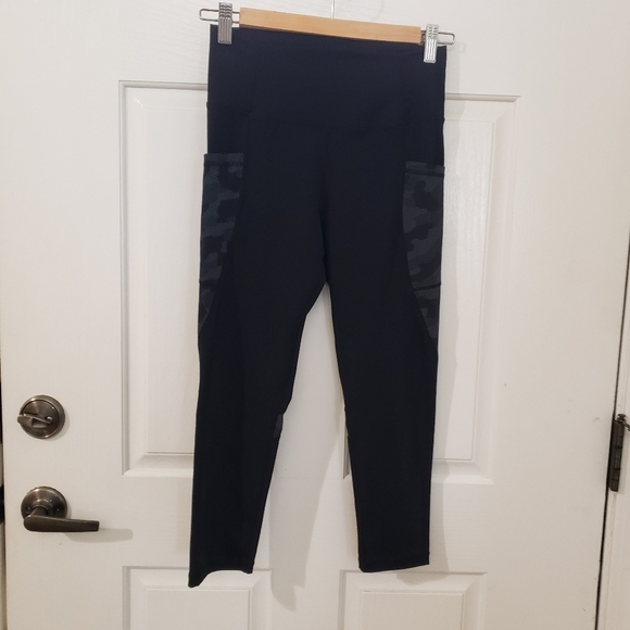 Zyia size 6-8 - Picture 1 of 4